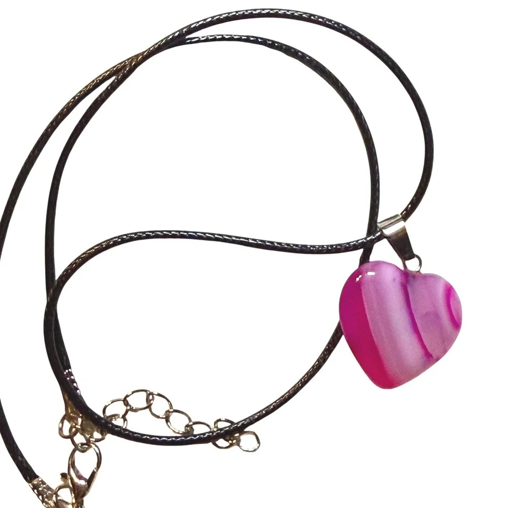 Pink Banded‎ Agate Heart Pendant Necklace Black Cord Adjustable Fuchsia Striped